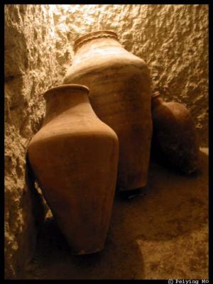 Pottery for storage in the underground city