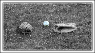 u47/hlsweeney/medium/30551943.062304_ball_gloves.jpg