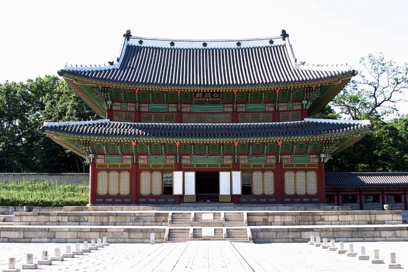 palace1.jpg