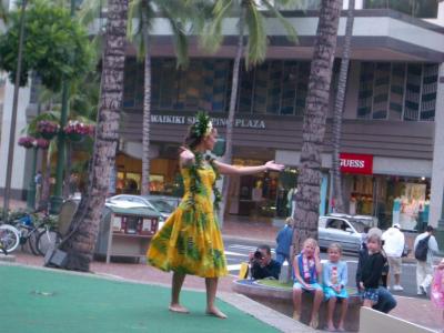 u47/jan_herbert/medium/40376209.Dancer_Oahu20050228016.jpg