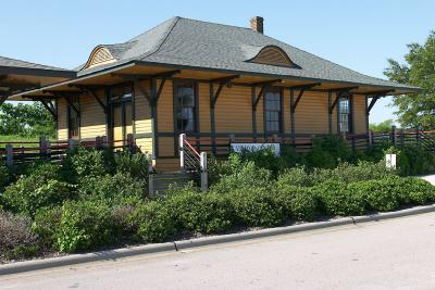 This building is over 100 years old. It was moved to Spencer from Barber Junction, where it was the station house at the junction of several major Southern Railway lines. It's now the visitor center for the museum.