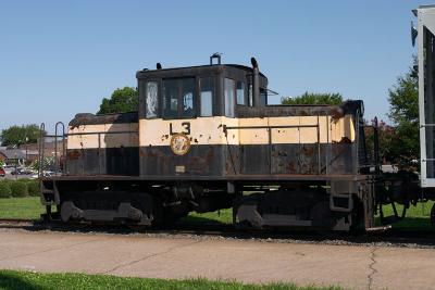 An old diesel/electric locomotive. It looks sorta ugly, but it runs!