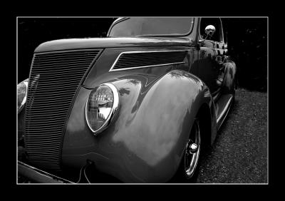 u47/jerichofire/medium/30596359.fordwagonBWframed2.jpg