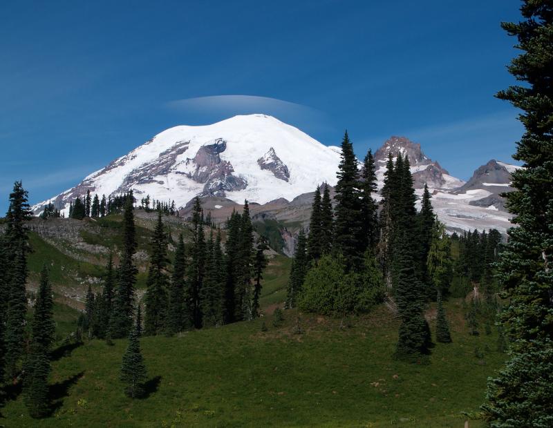 Rainier with cap cloud