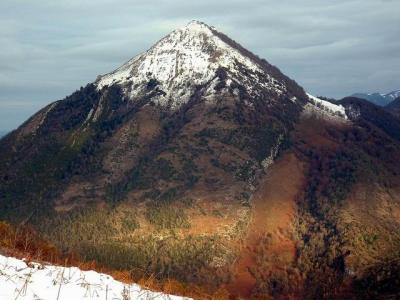 Montagne du Rey (le Roi) et son bonnet de neige