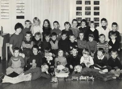 u47/johnny21/medium/30156918.4.1Kindergarten.jpg