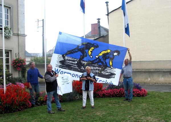W.IJ.C.-vlag wordt gehesen