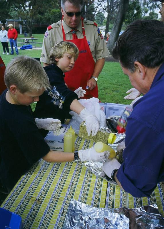 Many hands make for fast work