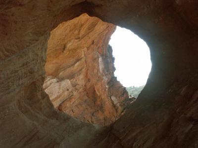 Opening between rock shelters