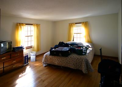 Spare Bedroom (to be shrunk and become Walk In closet)