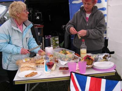 Eileen an Jane brought the food.