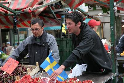 Desperately selling strawberrys