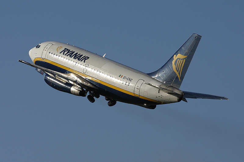 Now in its twilight of its career with Ryanair - the Boeing 737-200 series