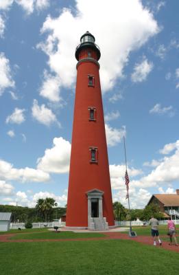 u47/masterrobert/medium/30167361.PonceInletLighthouse02.jpg