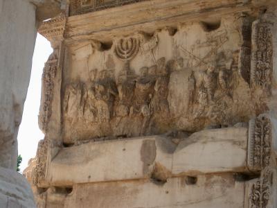 u47/matancom/medium/30142411.JewsdeportationArcodeTito.jpg