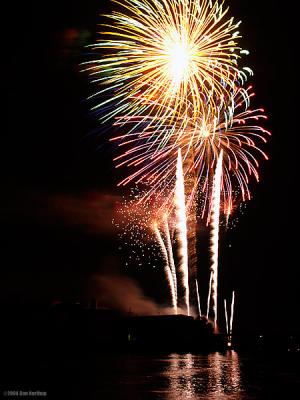 1075-fireworks-extravaganza.jpg