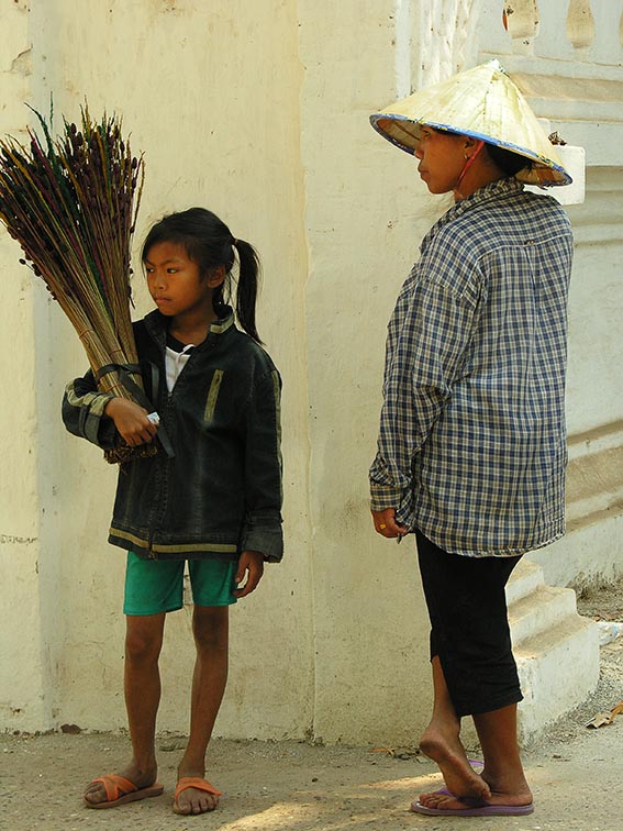 Offerings for sale - Vientiane