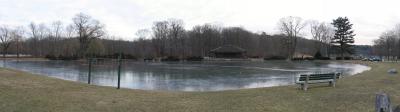 u47/mkcarroll/medium/30342629.leonardpondfrozen.jpg