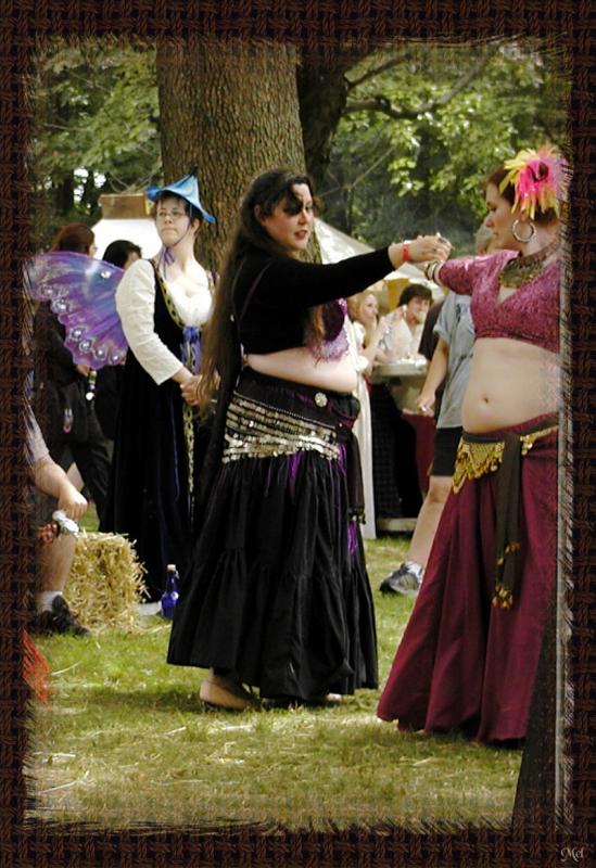 Belly Dancers4.jpg(622)