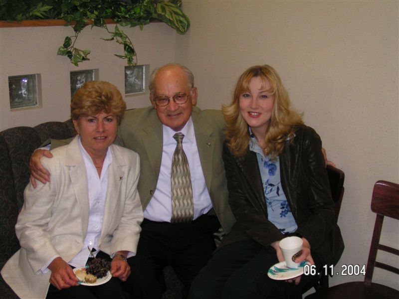 Mem Serv 6-11-04 Erna-Merv-Judy 007.jpg