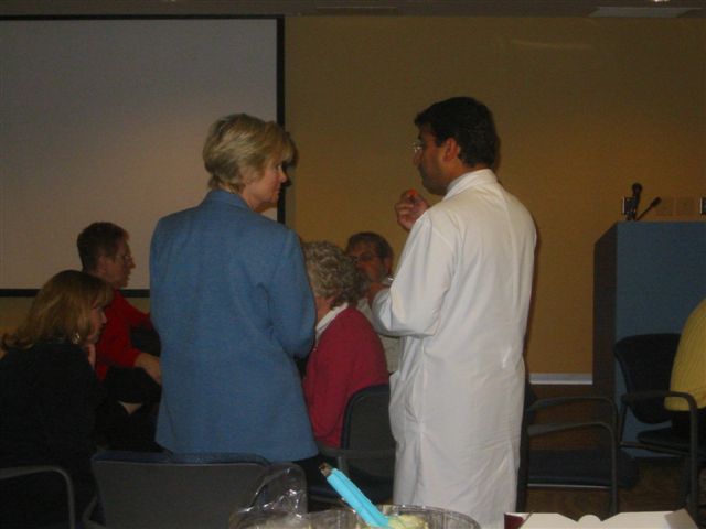 Xmas Party 12-8-04 gomes011.jpg