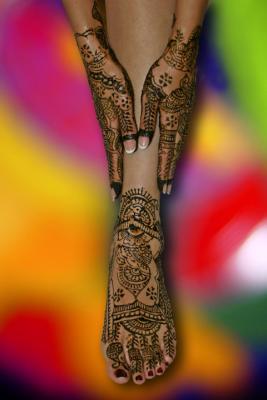 u47/ninadartworks/medium/30088692.mendhihandsfeet.jpg