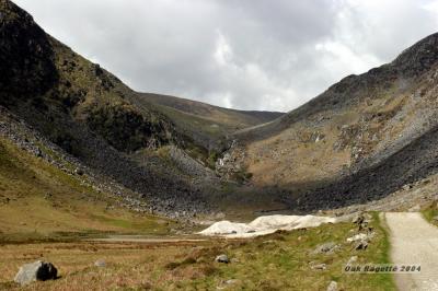 007_Up_the_valley.jpg
