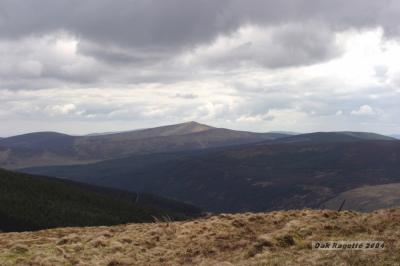 021_Looking_south_into_another_valley.jpg