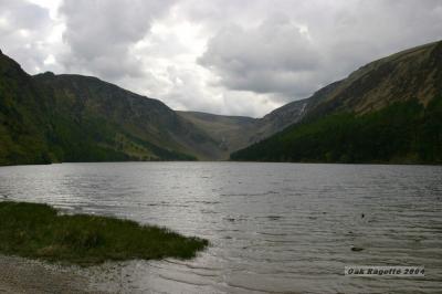 040_Back_of_valley_with_one_of_the_lakes.jpg