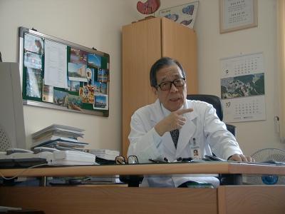 Prof.Moon HK.jpg