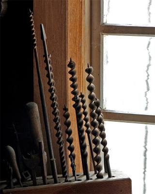 Dusty tools