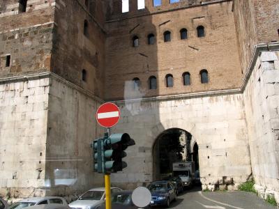 Rome1-0124-AppianWayGate.jpg