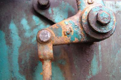 Handle with rust in green