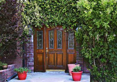 Door and pots