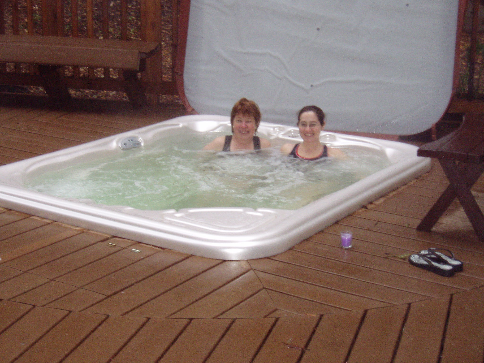 Cathy and Kim in jacuzzi