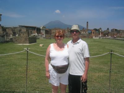 Pompeii w Vesuvio in background