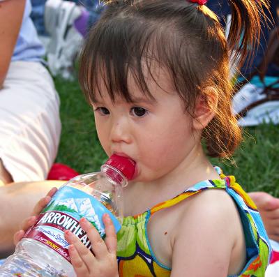 u47/shogo71/medium/33937469.LucyWaterBottle.900.jpg