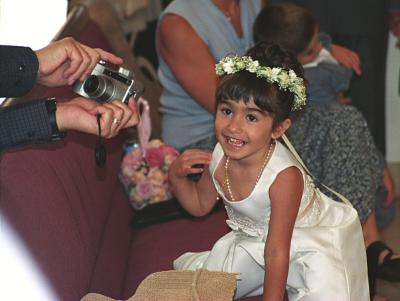 u47/sjseto/medium/30650673.flowergirl1.jpg