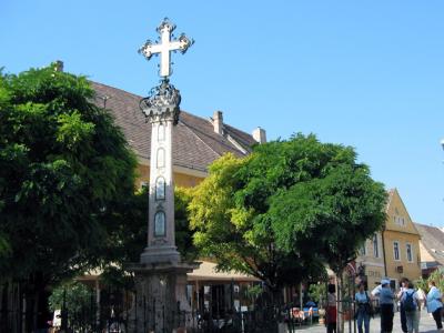 Memorial Cross on the Main Square (Fo ter)