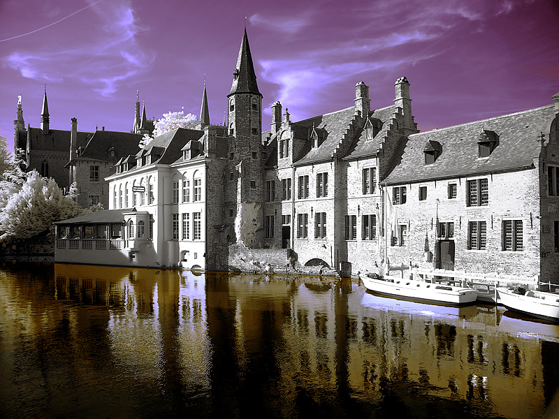 <b>8th Place: The Golden Canal by JesusV</B>