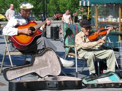 The boys jammin' at Place Jacques-Cartier