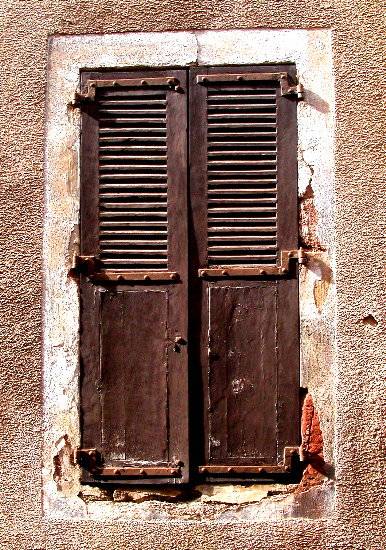 Brown Window Rodez