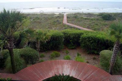u47/waterhead/medium/34000696.BalconyViewouttotheBeach.jpg