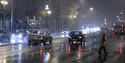 Rkoczi street, pedestrians crossing II.