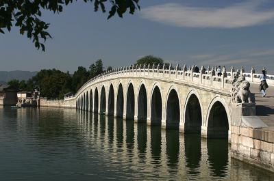 die 17-Bogen-Bruecke / the 17-arches-bridge