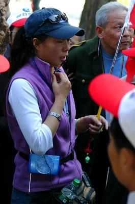 Reisefuehrer mit Mikro / tour guide with microphone