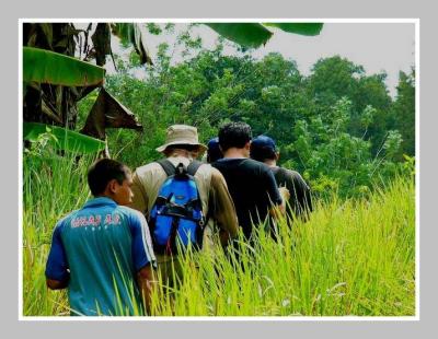 Mencari Gua di Bontang