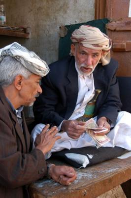 Counting money, Sanaa souq