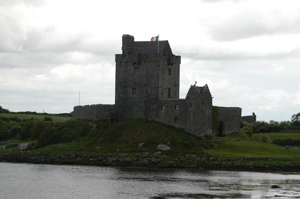 Dunguaire Castle (1520)
