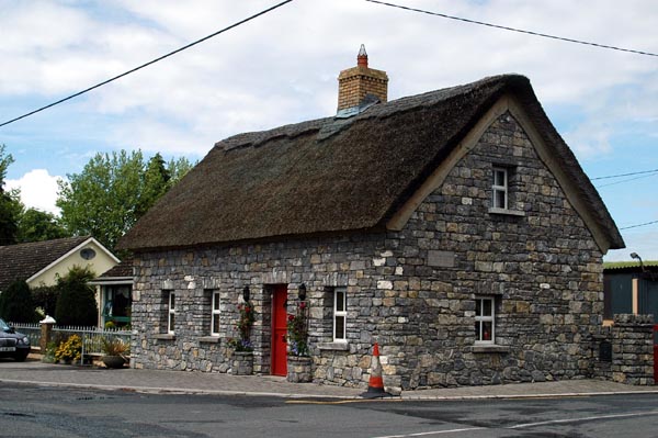 Thatched cottage in Shannonbridge, Co. Offaly